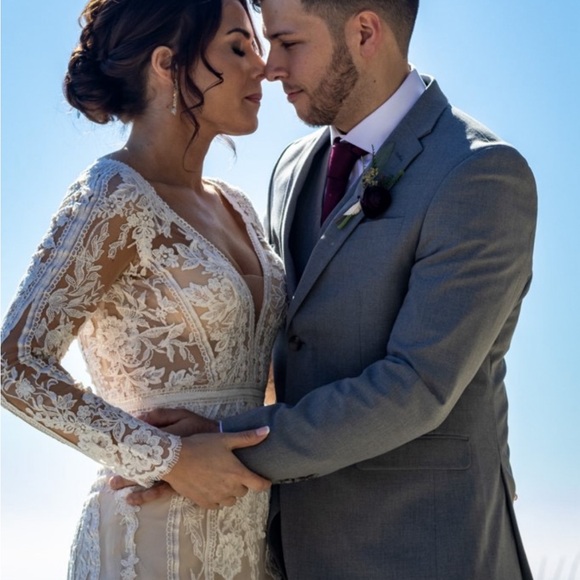 PRONOVIAS/ Ashley Graham. Size 6 - Picture 3 of 5